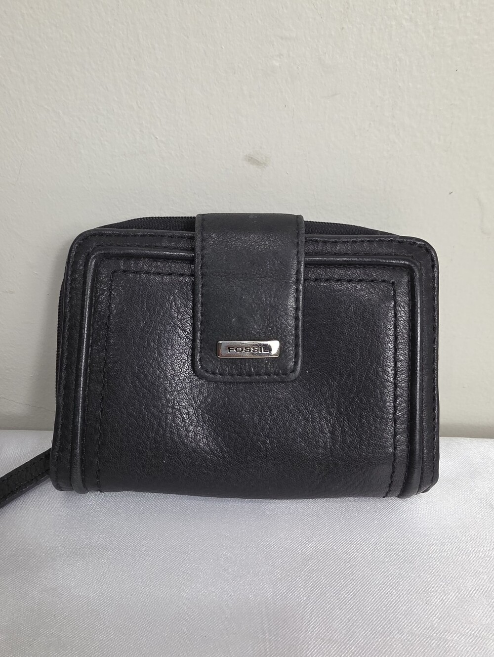 Fossil Black Leather Zip Wallet